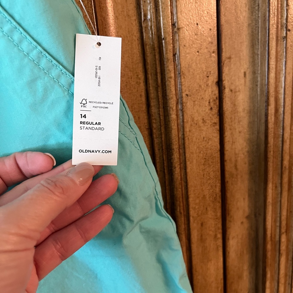 Old navy shorts NWT boys size 14. Color is mint green - Picture 2 of 3